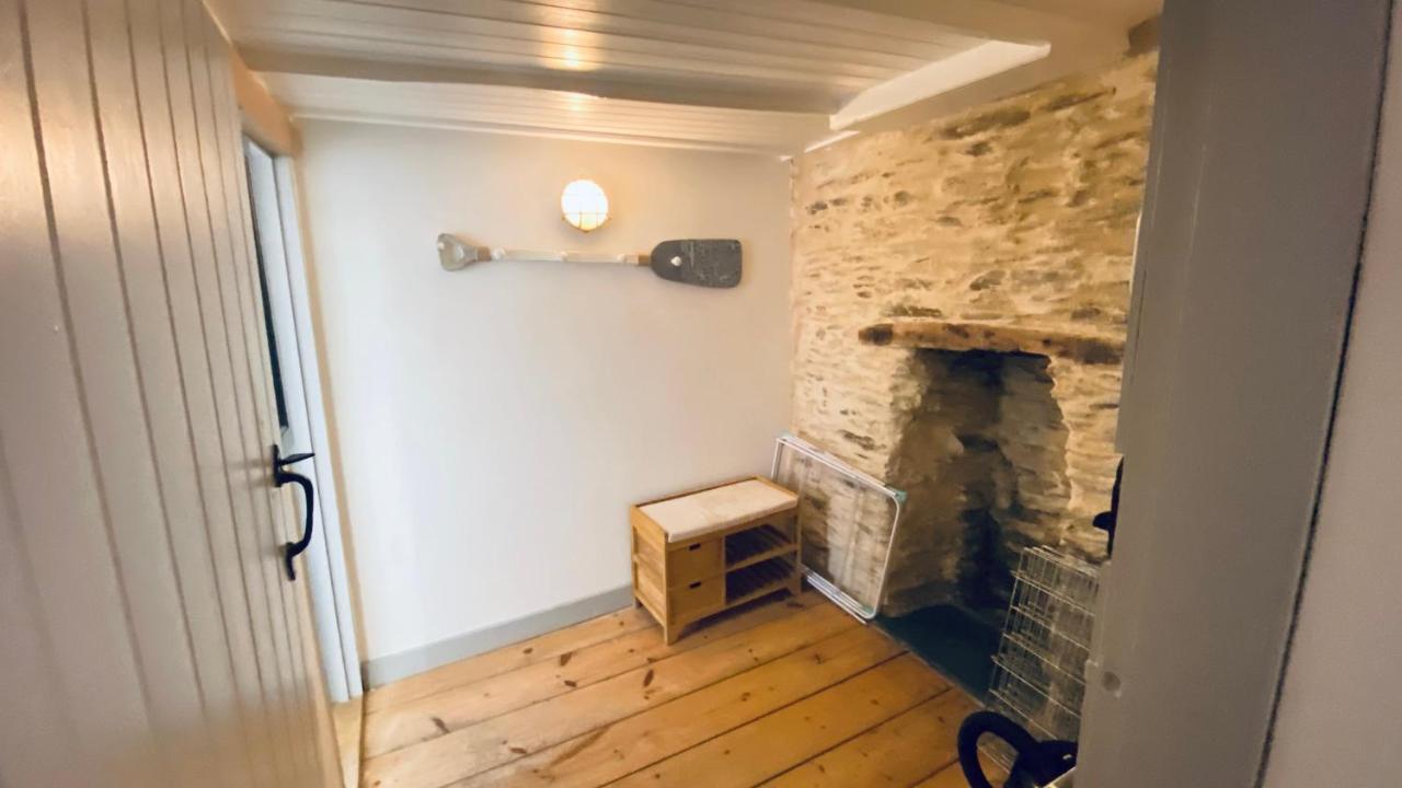 Spindrift Is A Beautiful Newly Refurbished Three Bedroom Private Family House Located On The Old Harbour And The Coastal Path In The Heart Of Beautiful Polperro Extérieur photo
