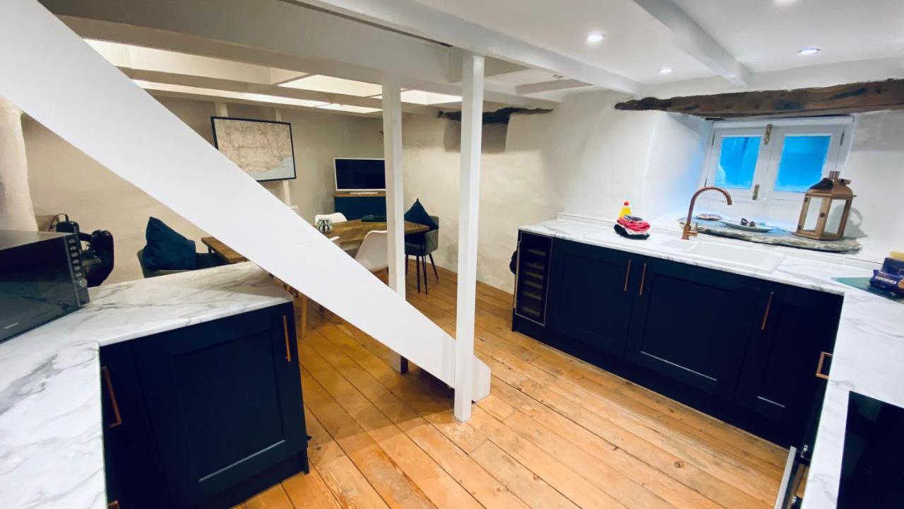 Spindrift Is A Beautiful Newly Refurbished Three Bedroom Private Family House Located On The Old Harbour And The Coastal Path In The Heart Of Beautiful Polperro Extérieur photo