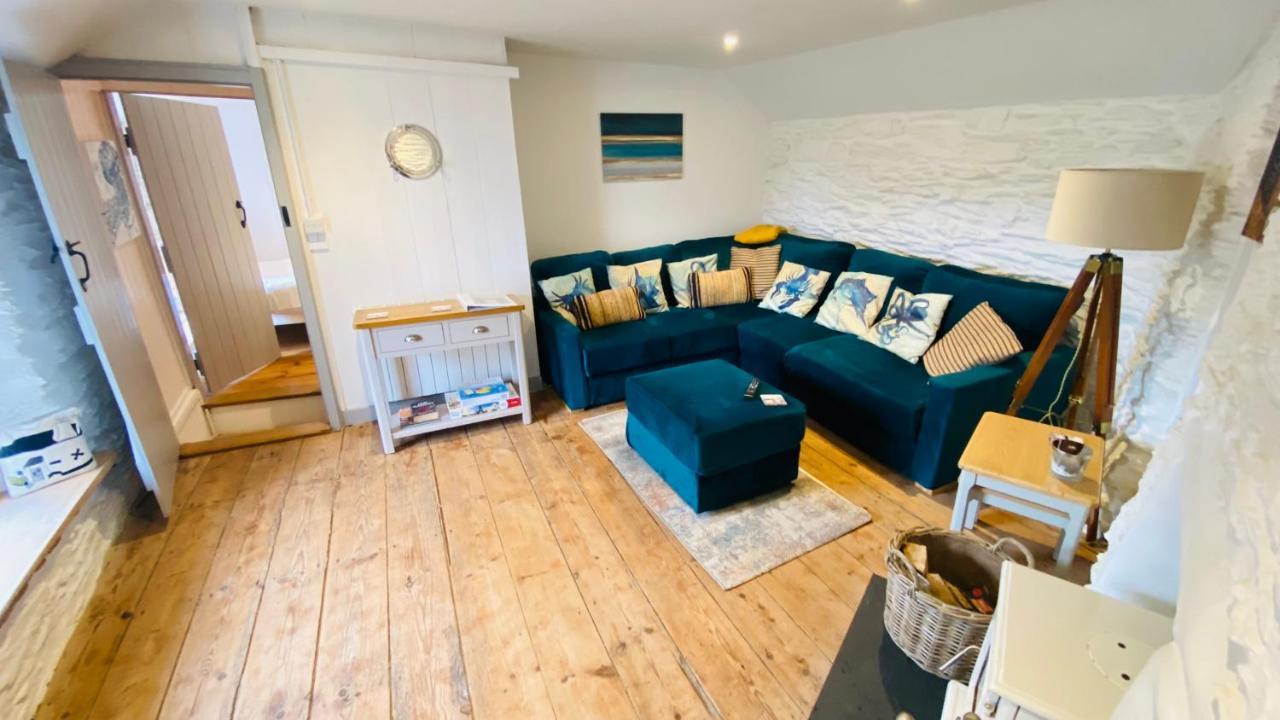 Spindrift Is A Beautiful Newly Refurbished Three Bedroom Private Family House Located On The Old Harbour And The Coastal Path In The Heart Of Beautiful Polperro Extérieur photo