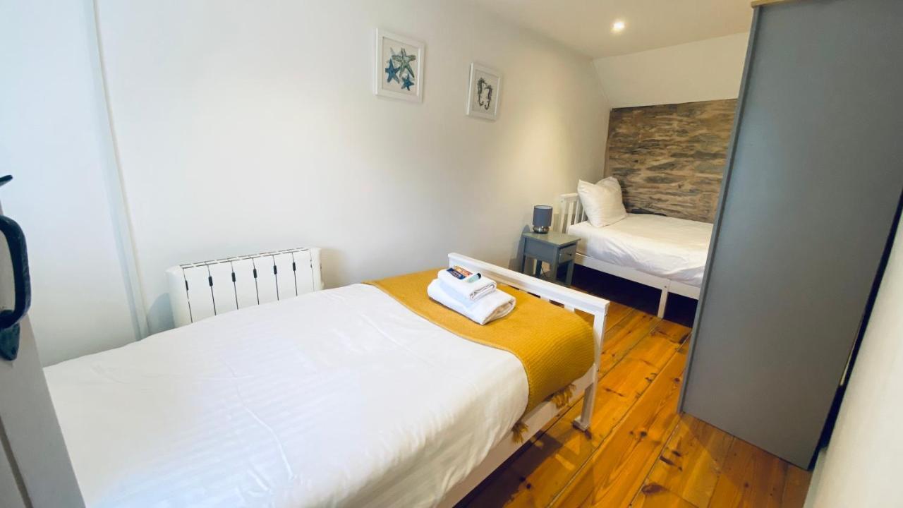 Spindrift Is A Beautiful Newly Refurbished Three Bedroom Private Family House Located On The Old Harbour And The Coastal Path In The Heart Of Beautiful Polperro Extérieur photo